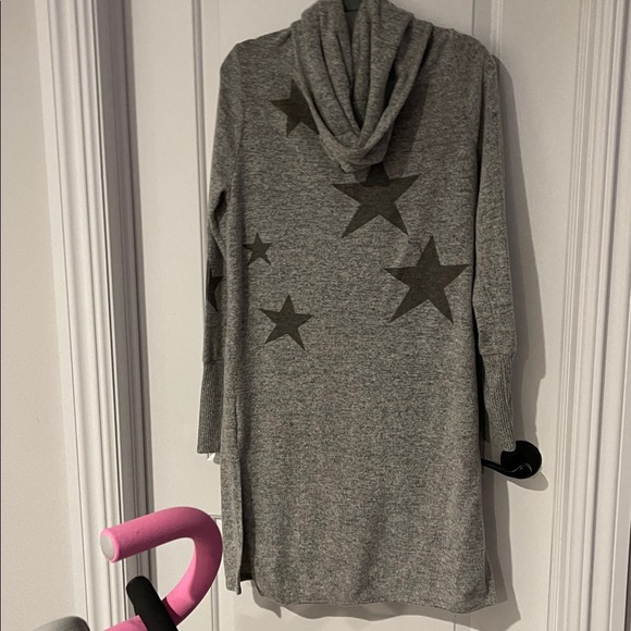 Sweet Romeo Gray Star Pattern Cape - Picture 5 of 7